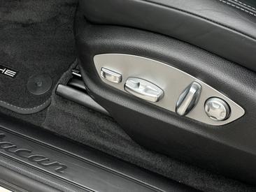 Porsche Macan — photo 27