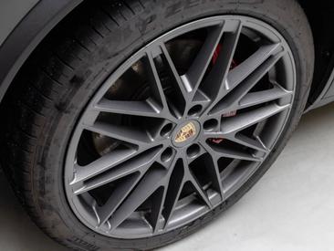 Porsche Macan Electrique 4S — photo 33