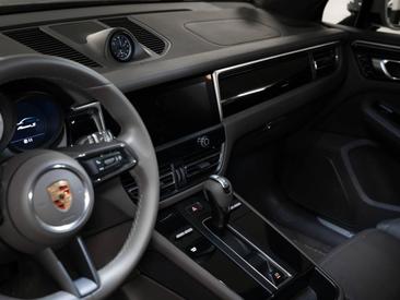 Porsche Macan S — photo 21