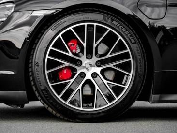 Porsche Taycan ph2 4S — photo 10