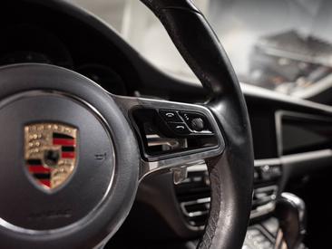 Porsche Macan S — photo 20