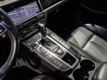 Porsche Macan S — photo 23