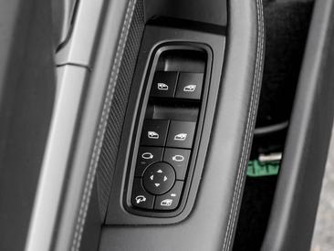 Porsche Taycan ph2 4S — photo 17