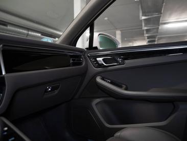Porsche Macan S — photo 28