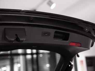 Porsche Macan S — photo 29