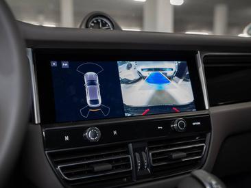 Porsche Macan S — photo 32