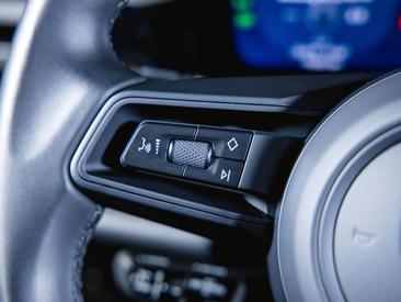 Porsche Macan Electrique 4S — photo 30