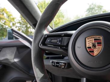 Porsche Taycan ph2 GTS — photo 26
