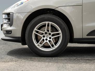 Porsche Macan — photo 5