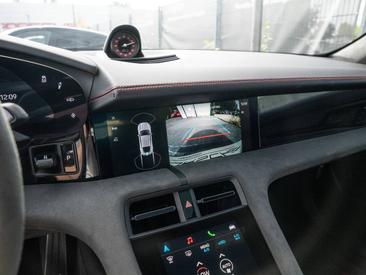 Porsche Taycan ph2 GTS — photo 30
