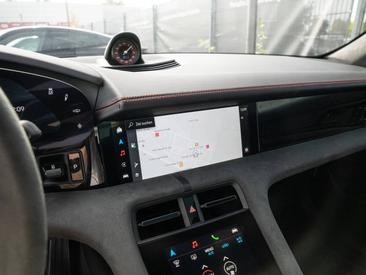 Porsche Taycan ph2 GTS — photo 32