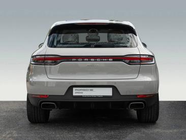 Porsche Macan — photo 9