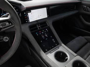 Porsche Taycan ph2 GTS — photo 34