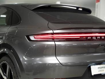 Porsche Cayenne III S E-Hybrid Coupé — photo 5