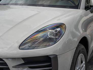 Porsche Macan — photo 12