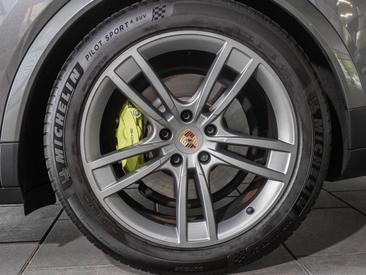 Porsche Cayenne III S E-Hybrid Coupé — photo 7