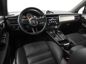 Porsche Macan S — photo 13