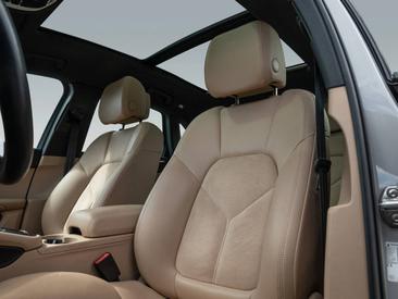 Porsche Macan — photo 15