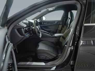 Porsche Panamera III 4 E-Hybrid — photo 11