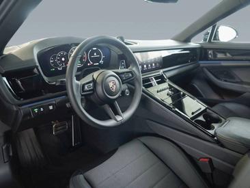 Porsche Panamera III 4 E-Hybrid — photo 13