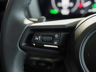 Porsche Panamera III 4 E-Hybrid — photo 18