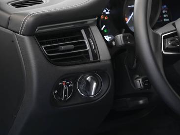 Porsche Macan S — photo 15