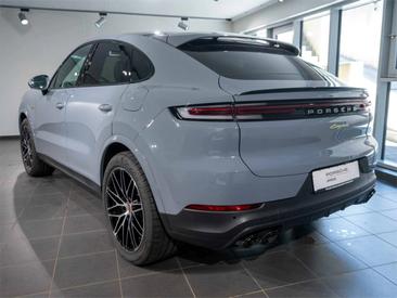 Porsche Cayenne III E-Hybrid Coupé — photo 3