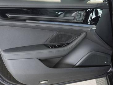 Porsche Panamera III 4 E-Hybrid — photo 29
