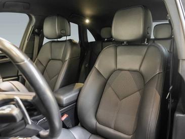 Porsche Macan S — photo 11