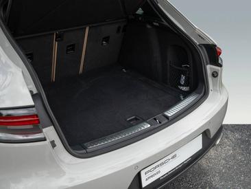 Porsche Macan — photo 20