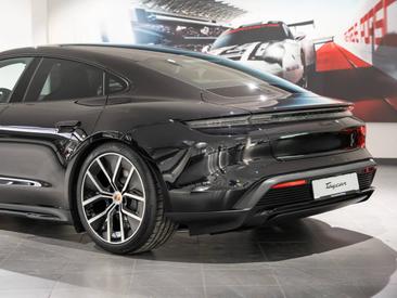Porsche Taycan ph2 Black Edition — photo 8