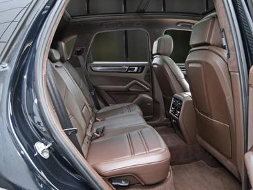 Porsche Cayenne III GTS — photo 12