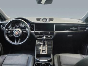 Porsche Macan S — photo 16