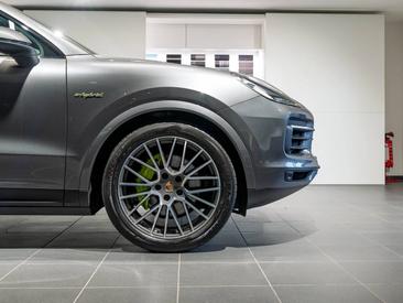 Porsche Cayenne III E-Hybrid Coupé — photo 15