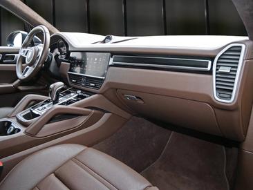 Porsche Cayenne III GTS — photo 18