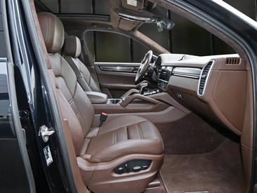 Porsche Cayenne III GTS — photo 20
