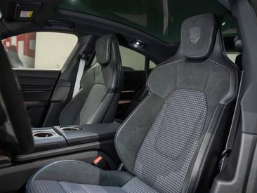 Porsche Taycan ph2 Black Edition — photo 13