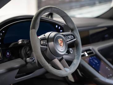 Porsche Taycan ph2 Black Edition — photo 14
