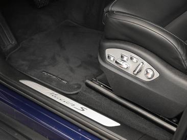 Porsche Macan S — photo 22