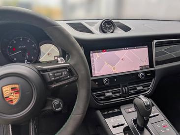 Porsche Macan GTS — photo 12