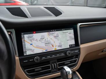 Porsche Macan — photo 31