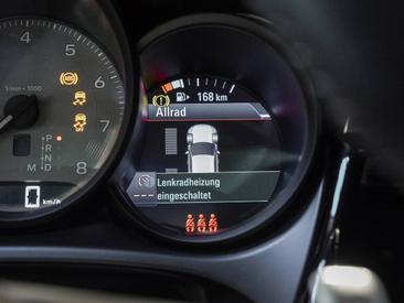 Porsche Macan S — photo 30