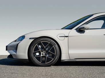 Porsche Taycan ph2 Turbo — photo 10