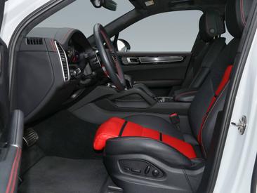 Porsche Cayenne III GTS — photo 14