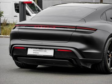 Porsche Taycan ph2 4S — photo 9