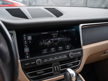 Porsche Macan — photo 33