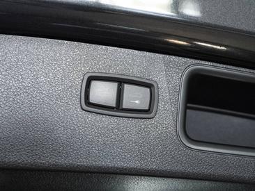 Porsche Macan S — photo 32