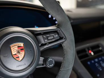 Porsche Taycan ph2 Black Edition — photo 19
