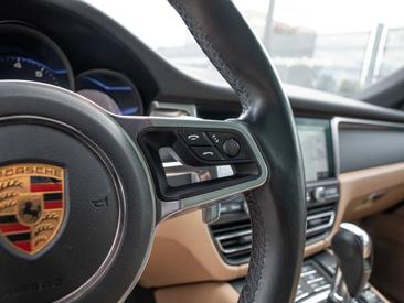 Porsche Macan — photo 35