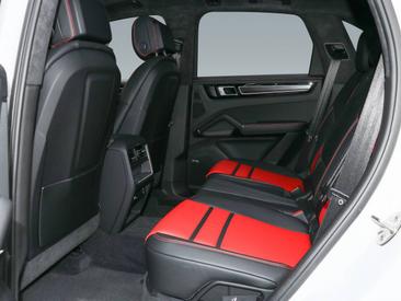 Porsche Cayenne III GTS — photo 16